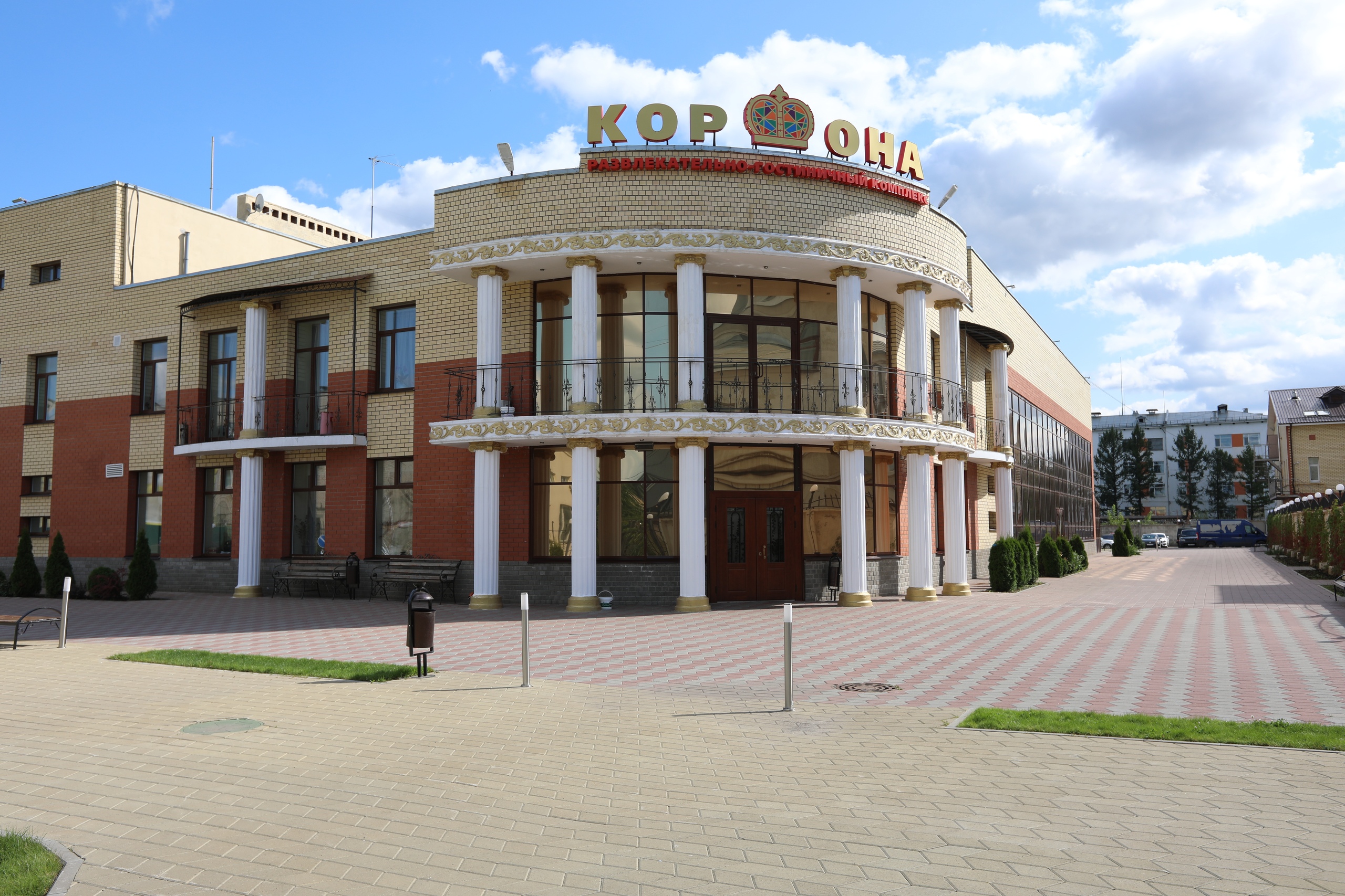Отель "KORONA"